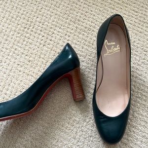 Christian Louboutin green leather Pump